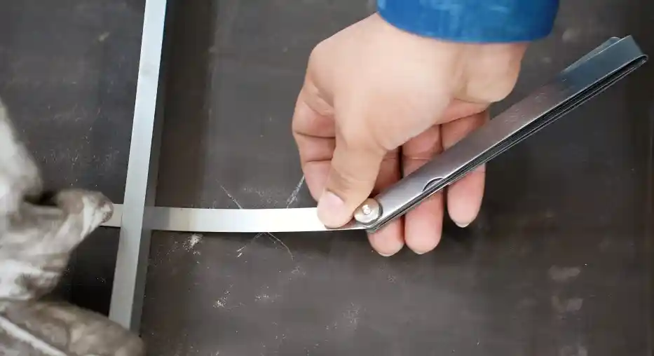 Plate leveling for tank plate preparation